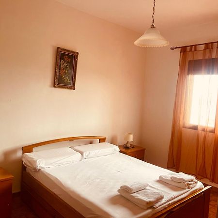 Comfort Guest Rooms Vila Hm Sarandë Buitenkant foto