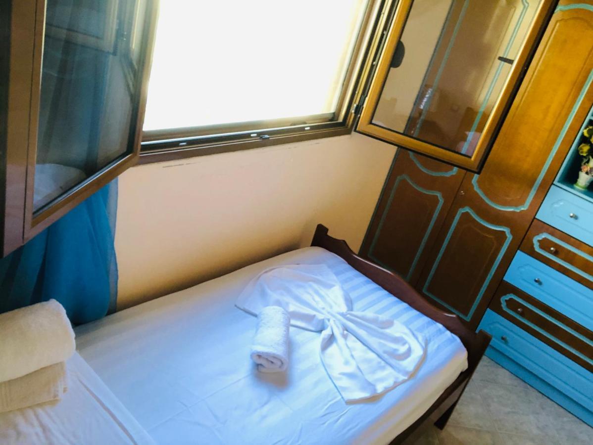 Comfort Guest Rooms Vila Hm Sarandë Buitenkant foto