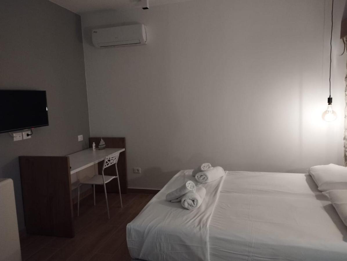 Comfort Guest Rooms Vila Hm Sarandë Buitenkant foto