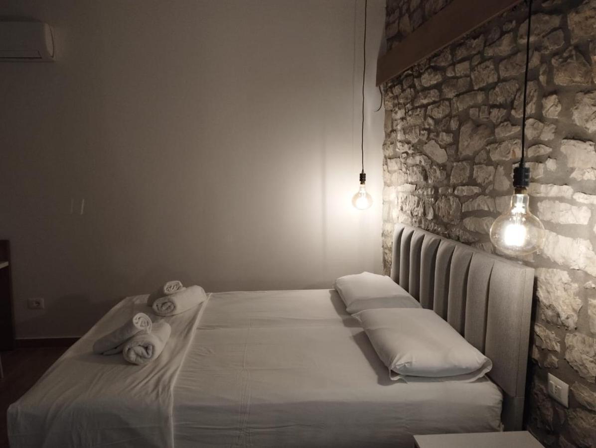 Comfort Guest Rooms Vila Hm Sarandë Buitenkant foto