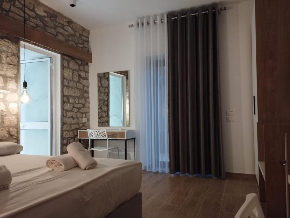 Comfort Guest Rooms Vila Hm Sarandë Buitenkant foto