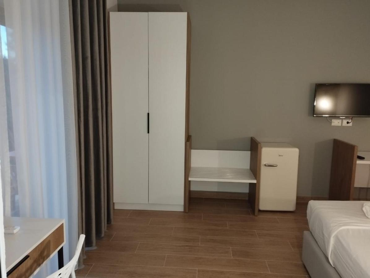 Comfort Guest Rooms Vila Hm Sarandë Buitenkant foto