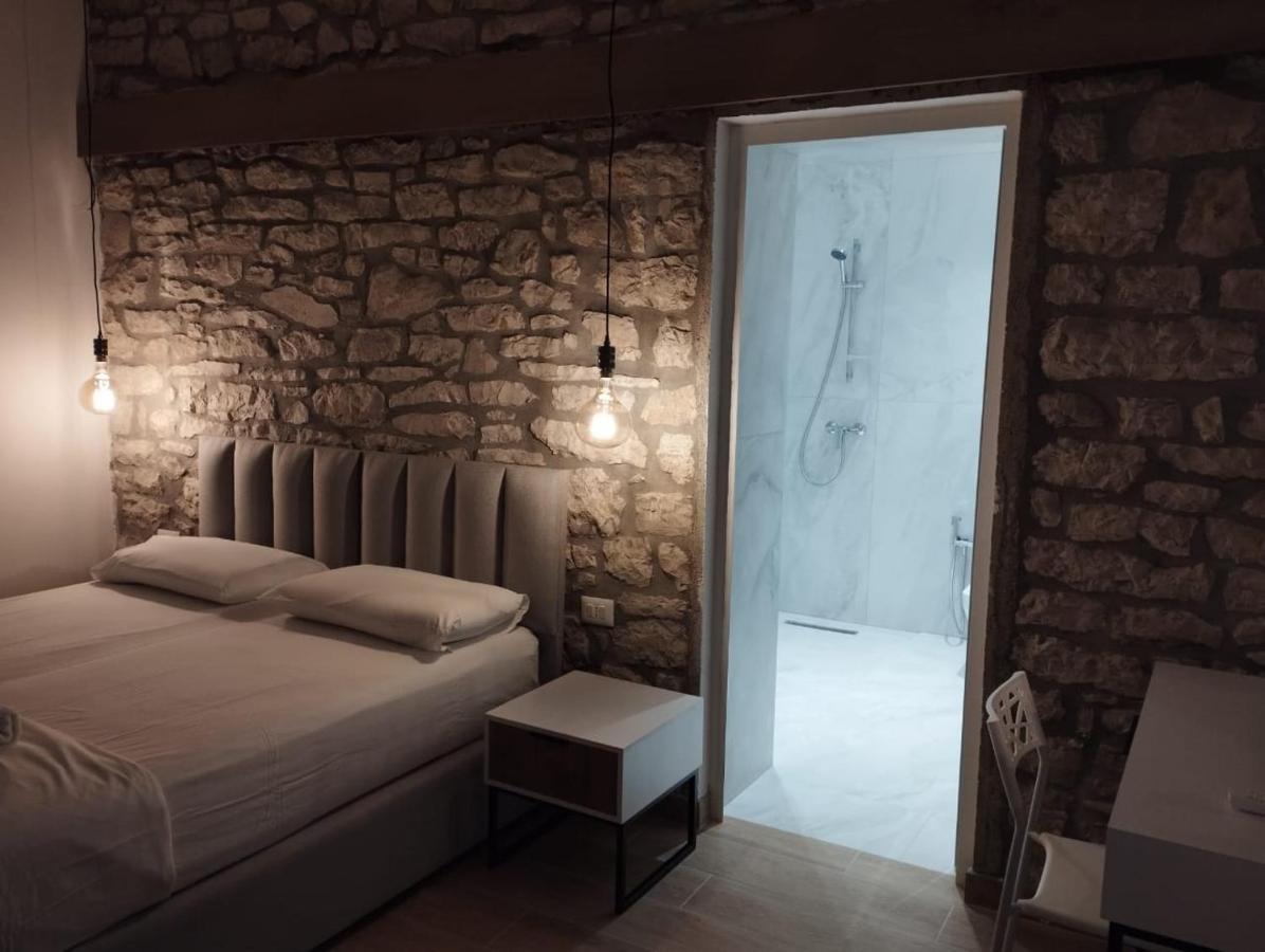 Comfort Guest Rooms Vila Hm Sarandë Buitenkant foto