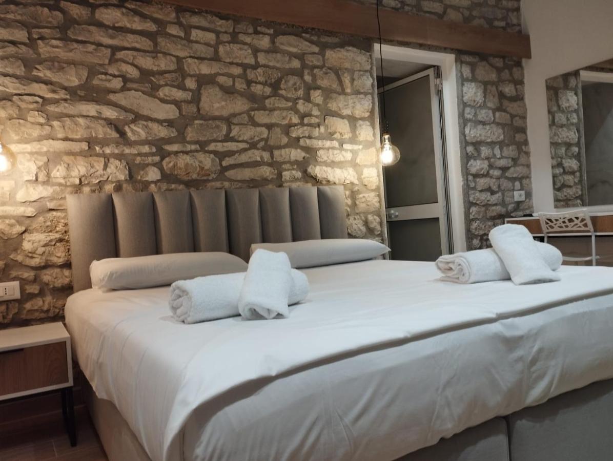 Comfort Guest Rooms Vila Hm Sarandë Buitenkant foto