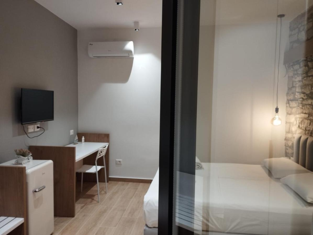 Comfort Guest Rooms Vila Hm Sarandë Buitenkant foto