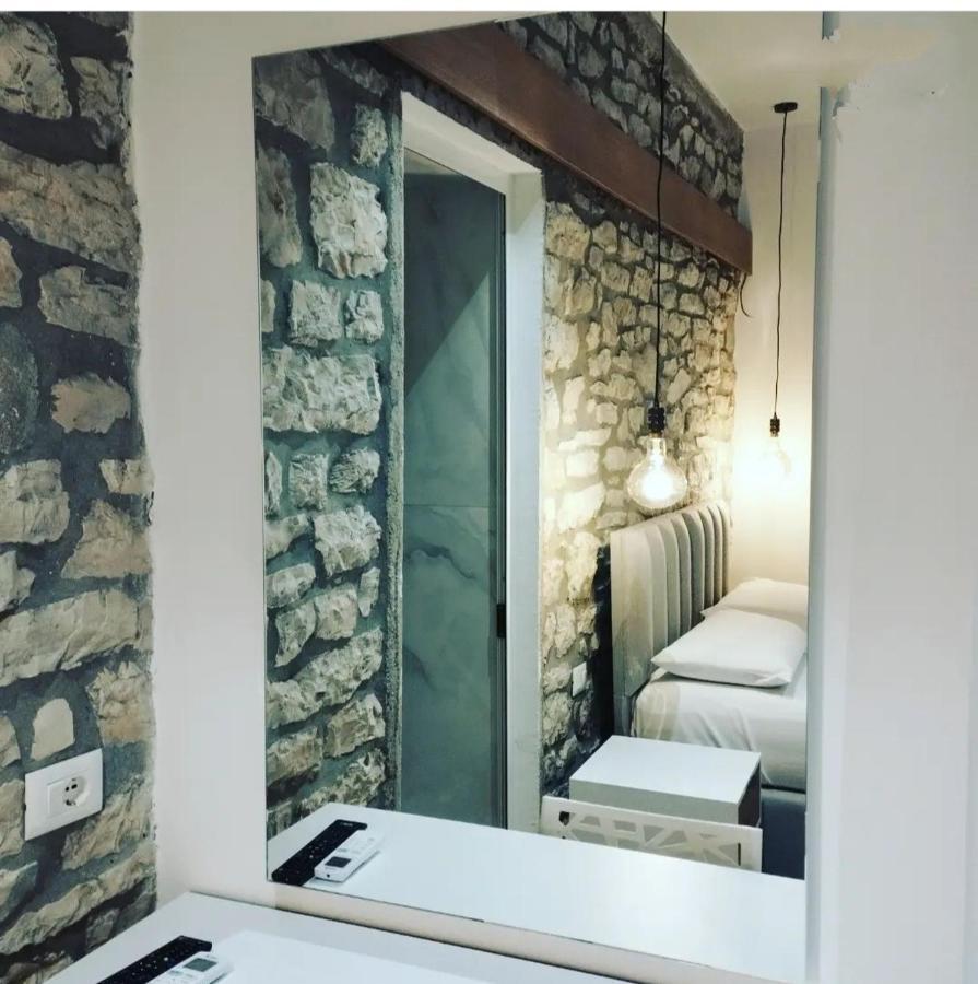 Comfort Guest Rooms Vila Hm Sarandë Buitenkant foto