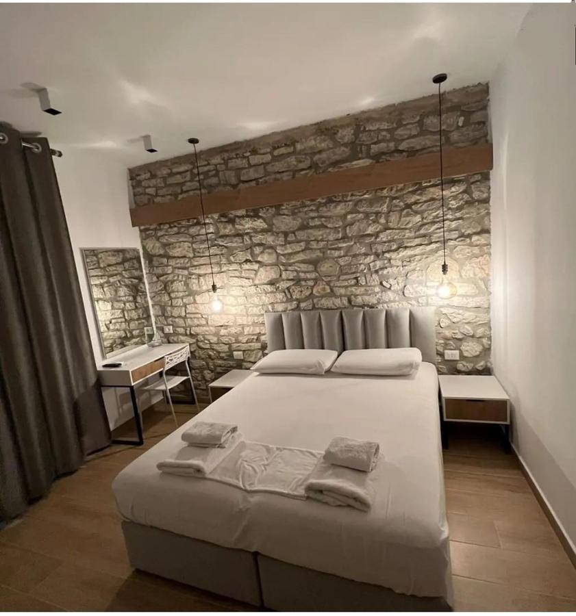 Comfort Guest Rooms Vila Hm Sarandë Buitenkant foto