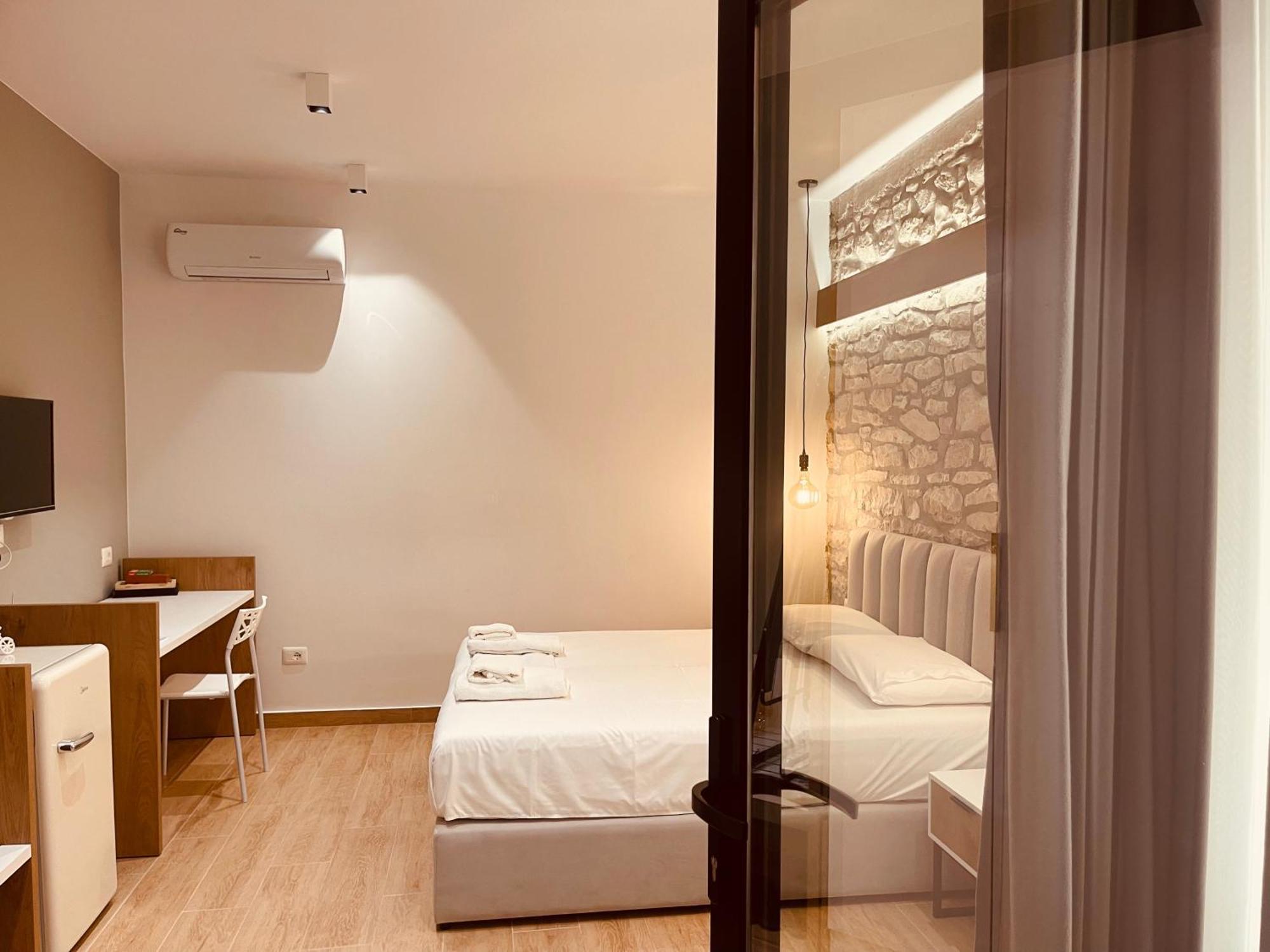 Comfort Guest Rooms Vila Hm Sarandë Buitenkant foto