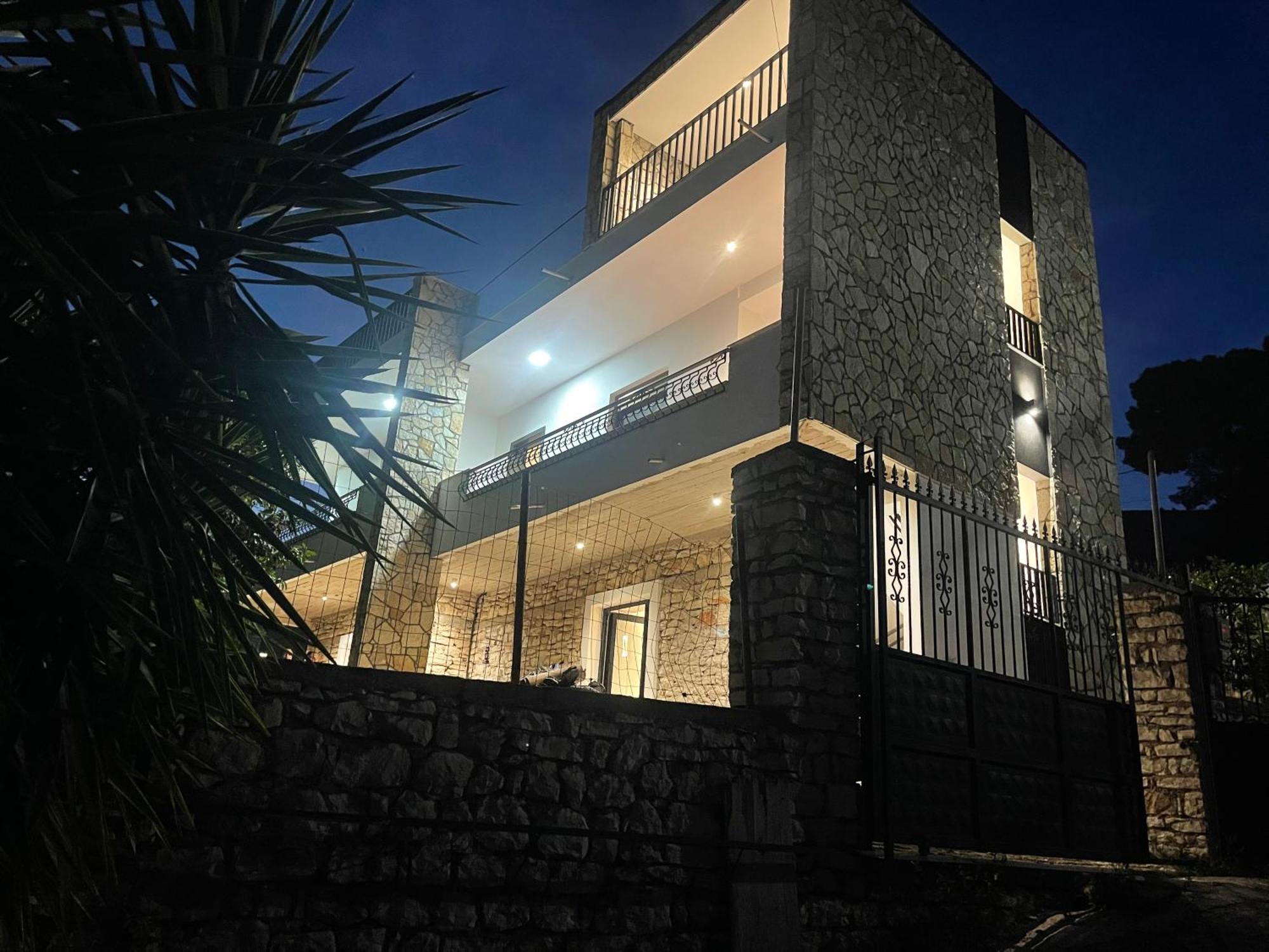 Comfort Guest Rooms Vila Hm Sarandë Buitenkant foto