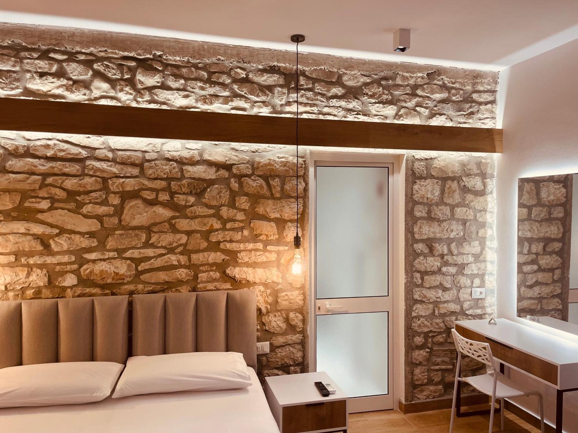 Comfort Guest Rooms Vila Hm Sarandë Buitenkant foto