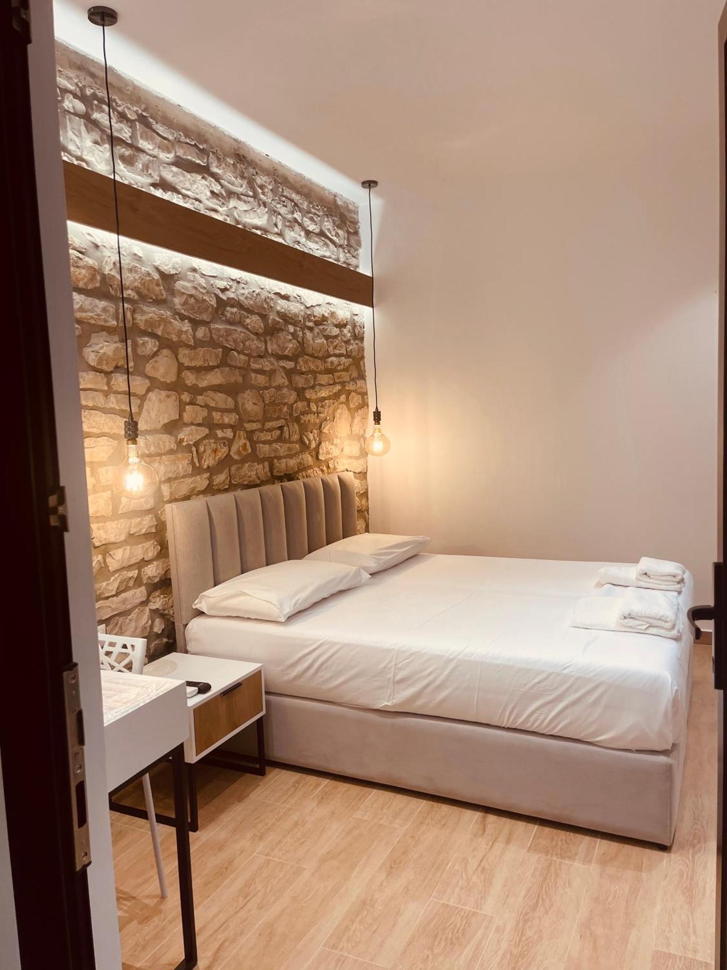 Comfort Guest Rooms Vila Hm Sarandë Buitenkant foto