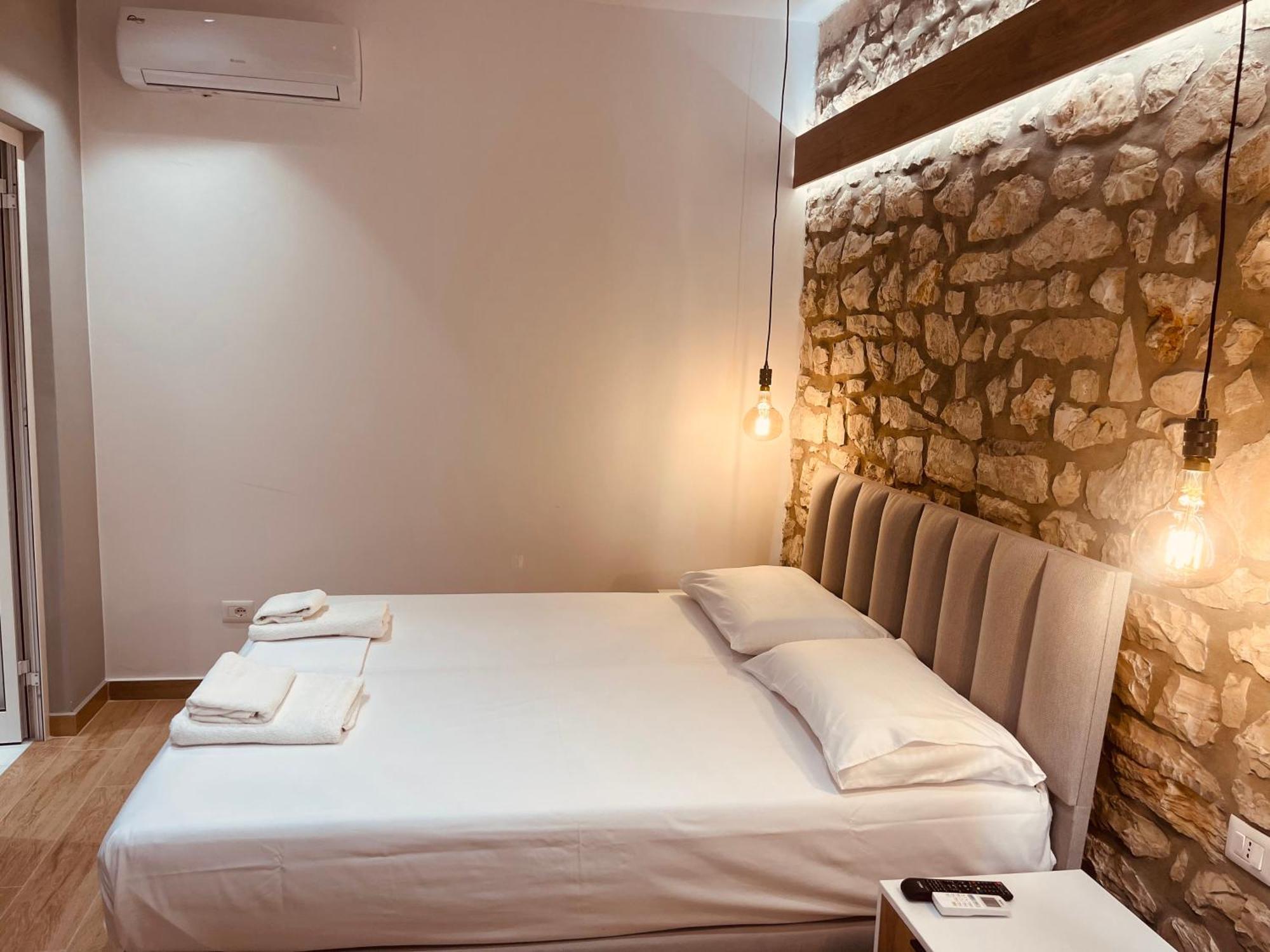 Comfort Guest Rooms Vila Hm Sarandë Buitenkant foto
